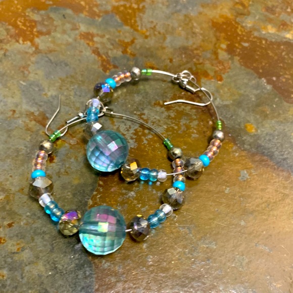 Beautiful beaded hoops✨ - Picture 4 of 4